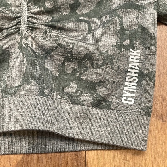 NWOT GYMSHARK ADAPT CAMO SEAMLESS LONG SLEEVE CROP TOP GREEN SIZE S - Picture 9 of 12